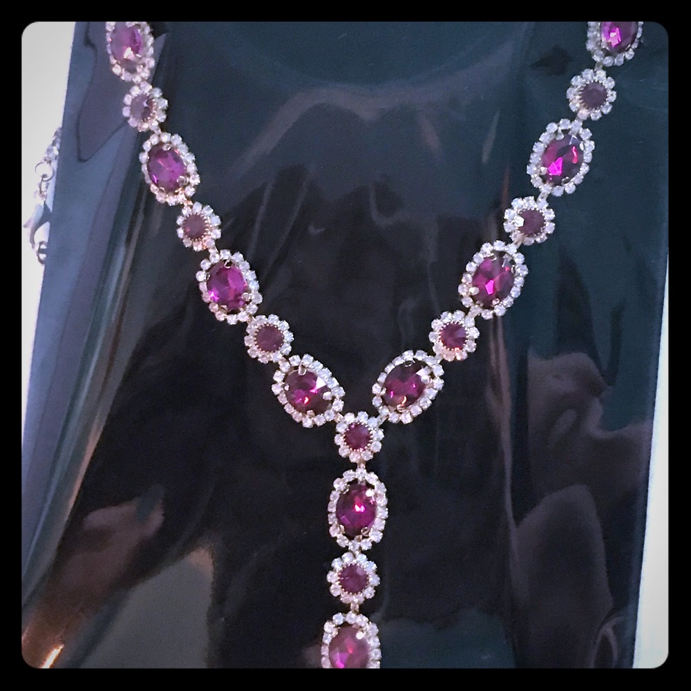 Necklace and earrings set